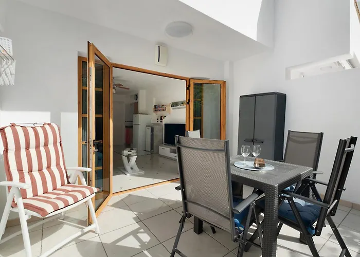 Apartment Geranios 82 *